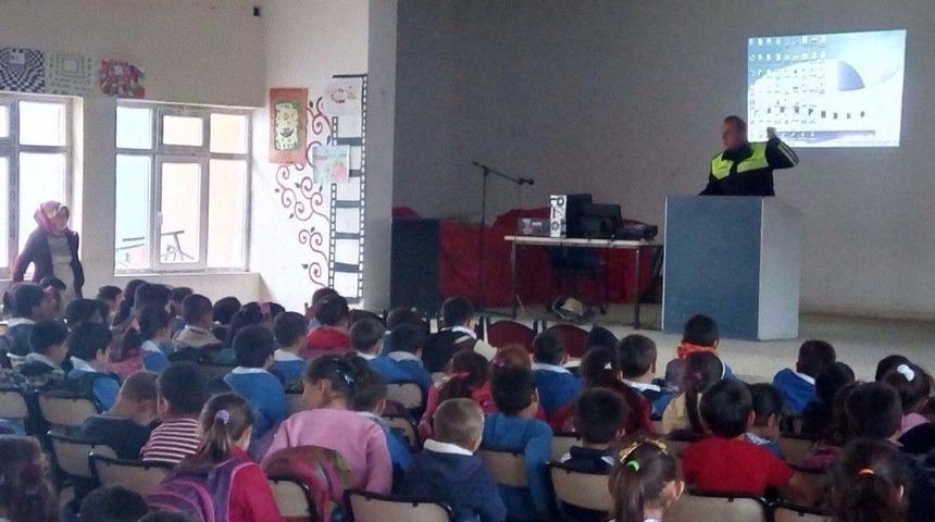 Vezirk&ouml;pr&uuml;&rsquo;de Trafikte &Ccedil;ocuk Konuşuldu