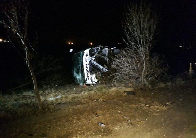 Ankara&rsquo;da Otob&uuml;s Kazası: 10 Yaralı 2