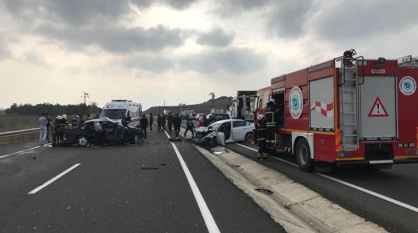 &Ccedil;orlu-tekirdağ Yolunda Kaza: 3 Yaralı