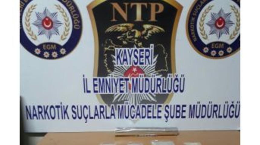 Uyuşturucu Operasyonunda 5 G&ouml;zaltı