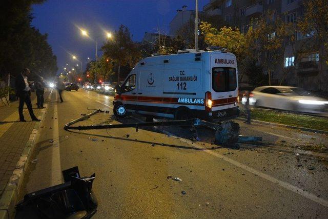 Hasta Taşıyan 112 Ambulansı Kaza Yaptı