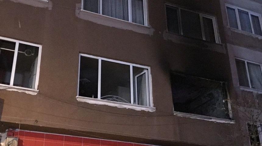 Para Vermeyen Babasına Kızdı, Kolonya D&ouml;k&uuml;p Evi Yaktı