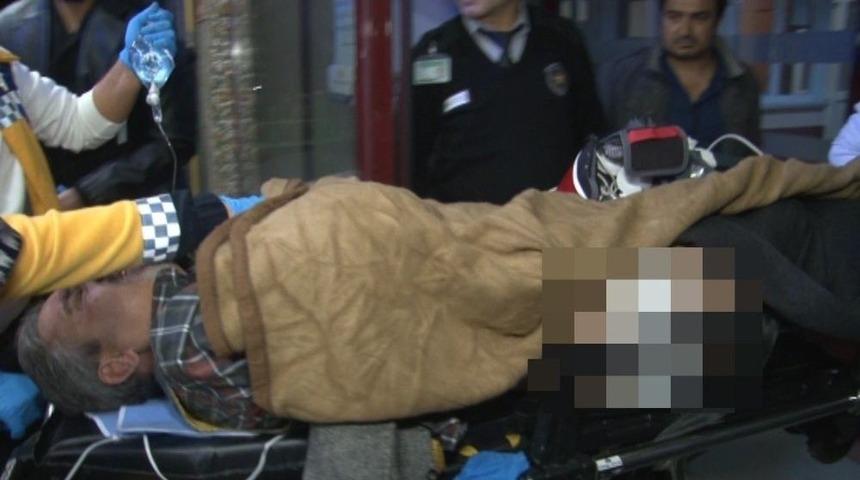 Yaralı Halde 600 Metre Y&uuml;r&uuml;yerek Akaryakıt İstasyonuna Sığındı