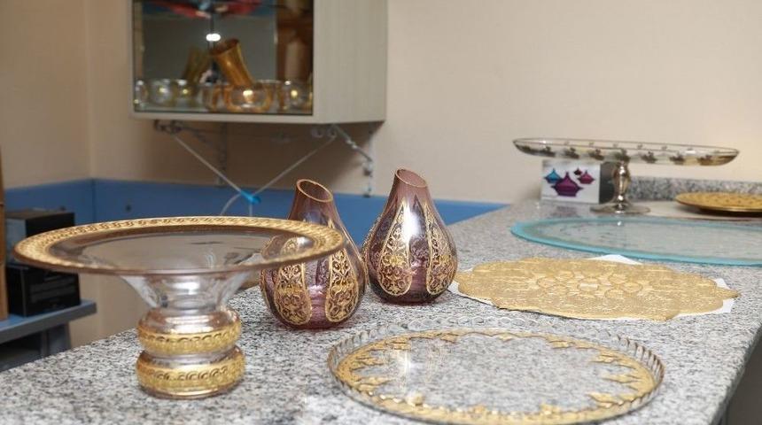 &Uuml;mraniye Belediyesi Camı Sanatla Buluşturuyor