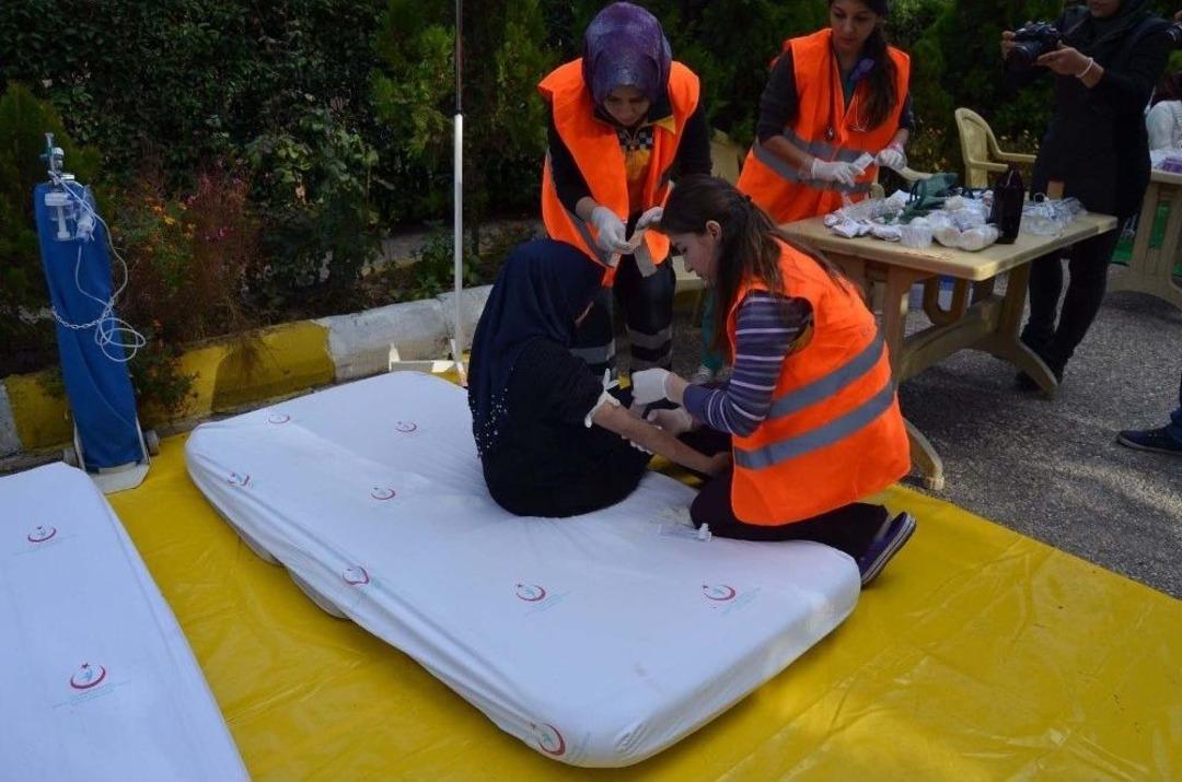 Kula Devlet Hastanesinde Ger&ccedil;eğini Aratmayan Tatbikat