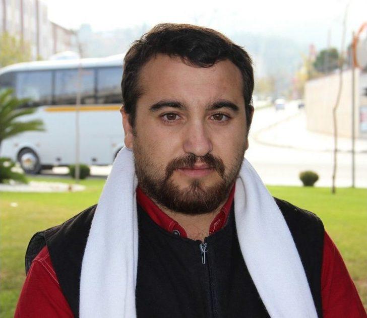 (özel Haber) Sokakta Kaldı Köprü Altını, Trenleri Kendine Ev Yaptı G2