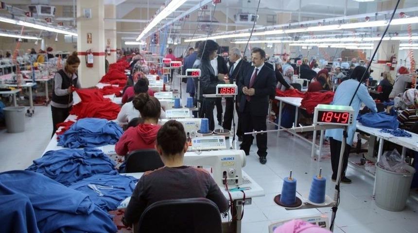 Birecik’teki Tekstil Fabrikası Kadın İstihdamına Katkı Sağlıyor
