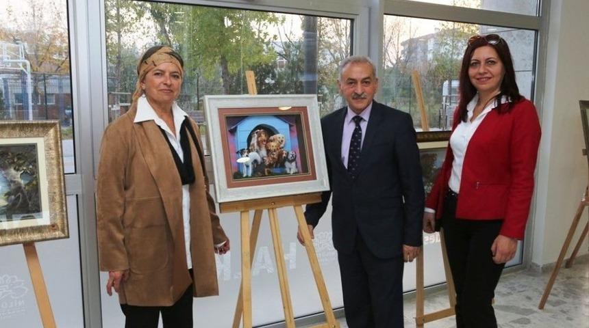 Hayvan Sevgisiyle Sanatı Bir Araya Getiren Sergi