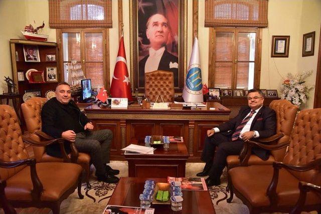 Ak Parti S&ouml;ğ&uuml;t İl&ccedil;e Gen&ccedil;lik Kolları&rsquo;ndan Başkan Yağcı&rsquo;ya Ziyaret 1