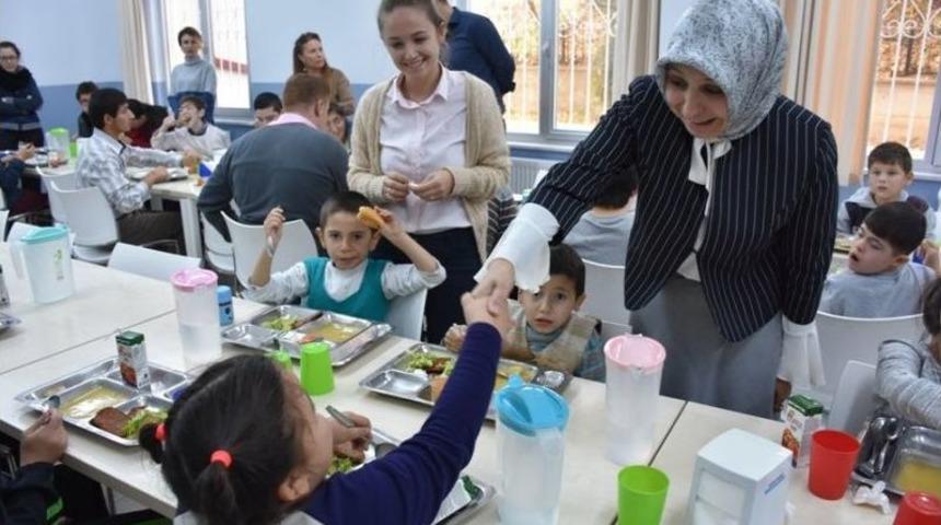 İl Milli Eğitim M&uuml;d&uuml;r&uuml; Durmuş&rsquo;tan &Ouml;zel Eğitim &Ouml;ğrencilerine Ziyaret