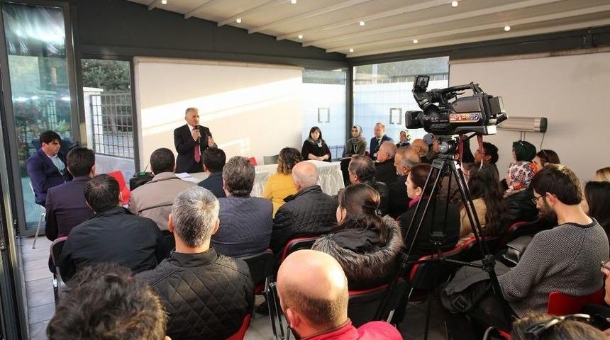 Başkan B&uuml;y&uuml;kkılı&ccedil; Mimarlar Odası Bilgilendirme Toplantısına Katıldı