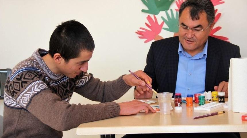 &Ccedil;ifteler&rsquo;de Zihinsel Engelli Gen&ccedil;lere &Ouml;zel Eğitim