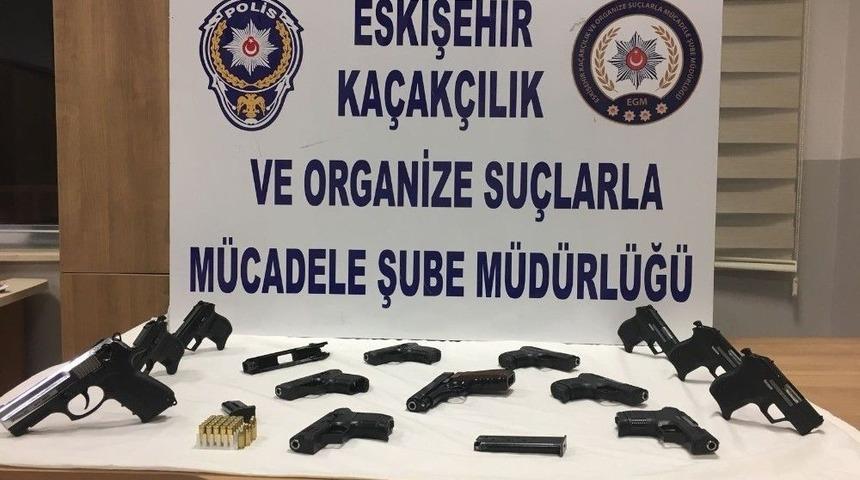 Eskişehir&rsquo;de Silah Ka&ccedil;ak&ccedil;ılığı