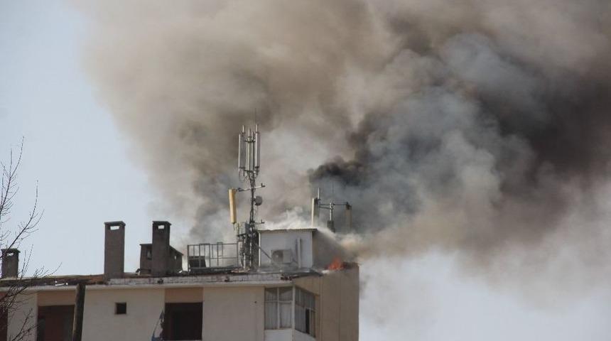 Baz İstasyonunda Ş&uuml;pheli Yangın.