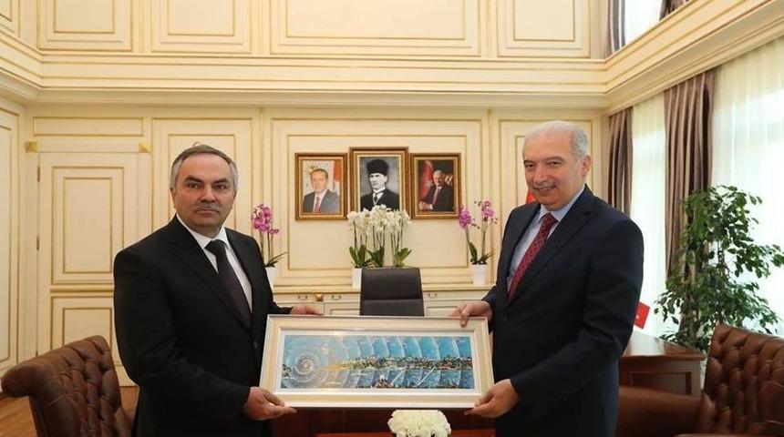 Dursun Ay&rsquo;dan Mevl&uuml;t Uysal&rsquo;a Hayırlı Olsun Ziyareti