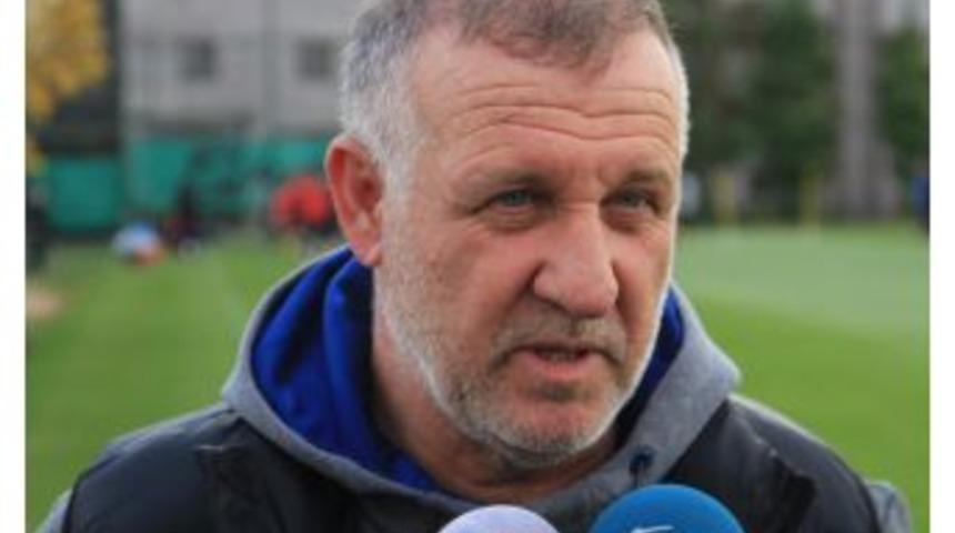 Mesut Bakkal:"yabancıyı İsteyen Oynatır, İsteyen Oynatmaz Bu Rekabet"