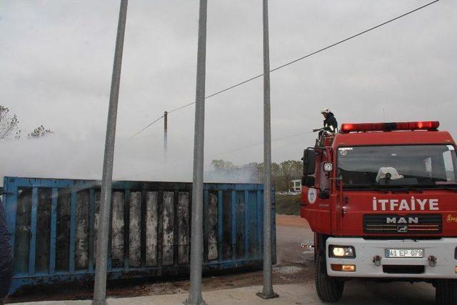 Atık Yangını İtfaiyeyi Harekete Geçirdi