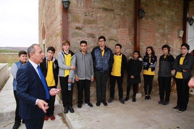 Tarih Dersini Tarihi Mekanları Gezerek İşliyorlar 1