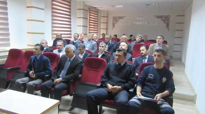 Acıg&ouml;l&rsquo;de Servis Taşımacılığı Yapan Şof&ouml;rler İle Toplantı Yapıldı