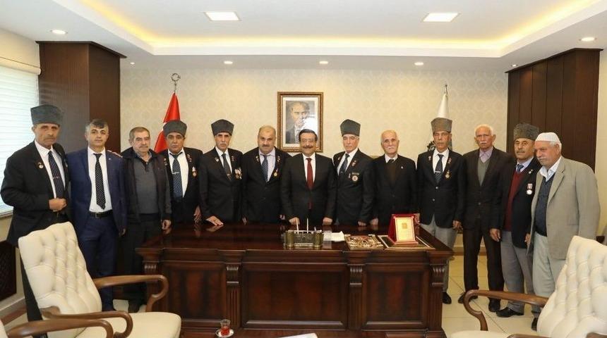 Şehit Aileleri Ve Gazilerden Başkan Atilla&rsquo;ya Ziyaret