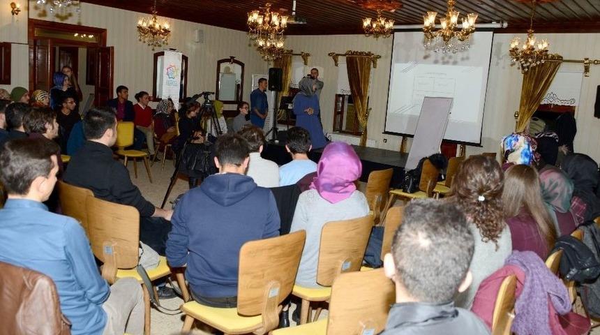 Gen&ccedil;lik Meclisinden &ldquo;kendi Potansiyelini Keşfet&rdquo; Semineri