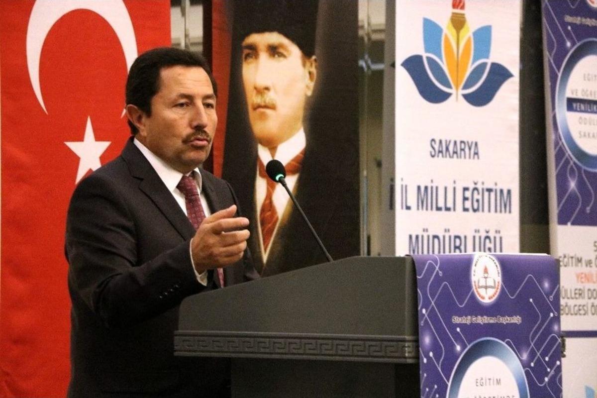 Eğitim Ve &Ouml;ğretimde Yenilik&ccedil;ilik &Ouml;d&uuml;lleri Verildi