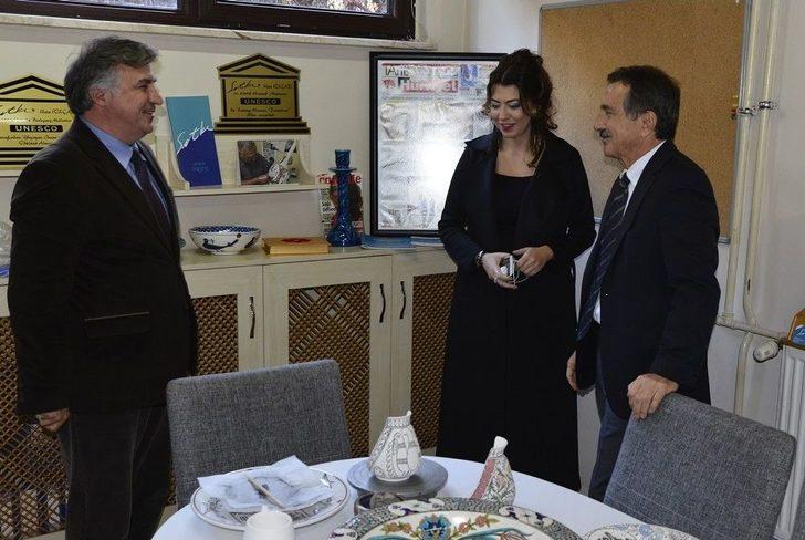 Çiniye Hayat Veren Sıtkı Usta Tepebaşı’nda Anılıyor G1