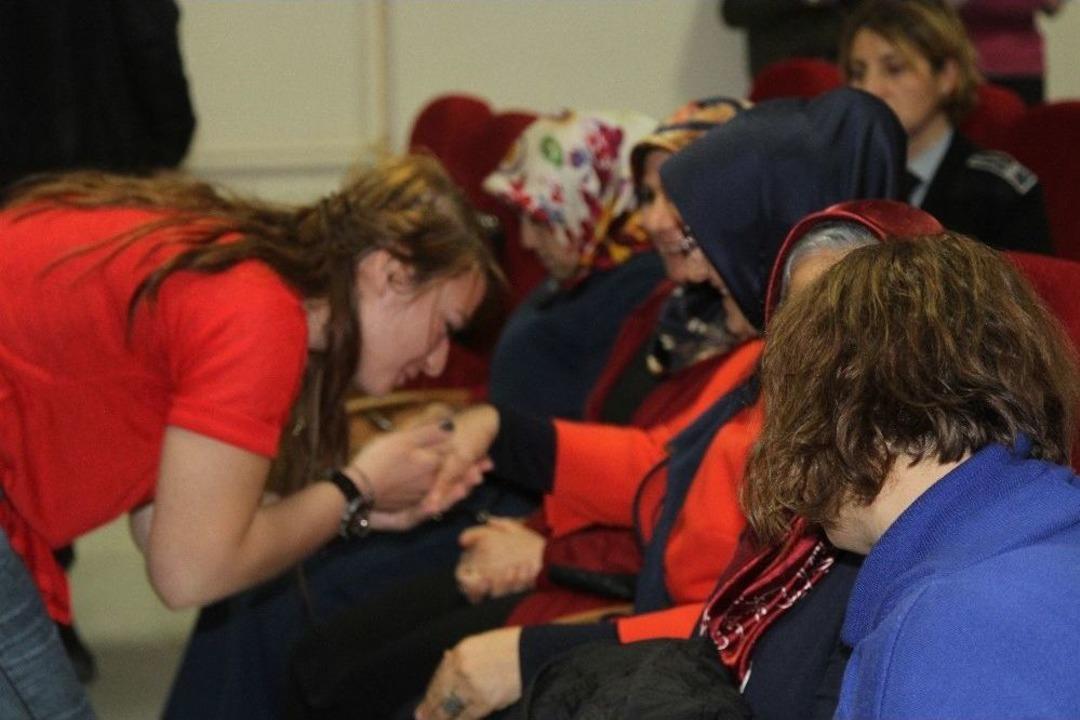 Vali Bilmez&rsquo;in Eşi Meral Bilmez, Kız &Ouml;ğrencilerin Sorunlarını Dinledi