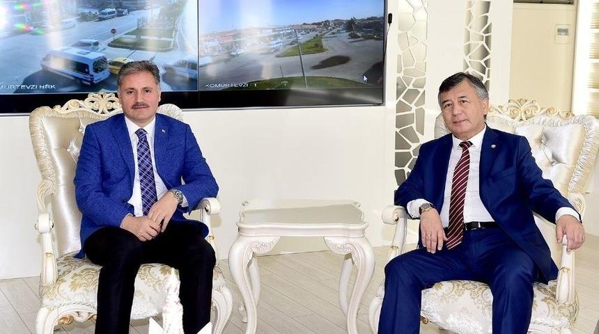 Kırgızistan B&uuml;y&uuml;kel&ccedil;isinden Kardeşlik Vurgusu