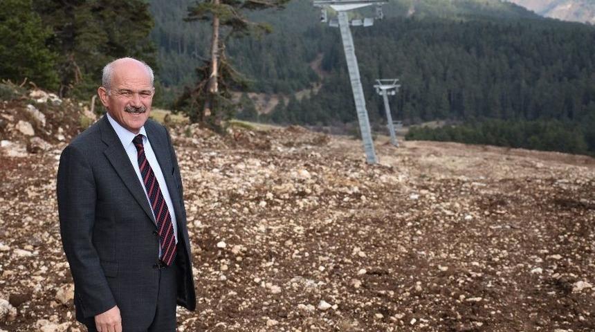 Kayak Merkezinde &Ccedil;alışmalar S&uuml;r&uuml;yor