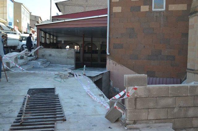 Merkez Şerefiye Camisinde &Ccedil;evre D&uuml;zenlemesi 2