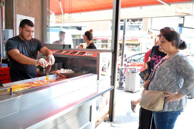 Tabladaki 'ütü tostu', restoran zinciri oldu