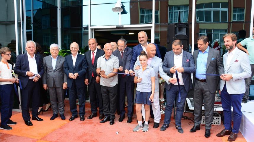 Bilnet Kartal Yerleşkesi'nin a&ccedil;ılışı iş, sanat ve siyaset d&uuml;nyasını bir araya getirdi