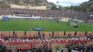 Stadyumda izdiham: Onlarca yaralı var