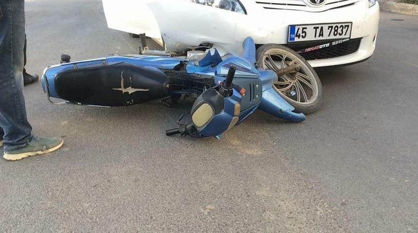 Otomobil Motosiklete &Ccedil;arptı: 1 Yaralı