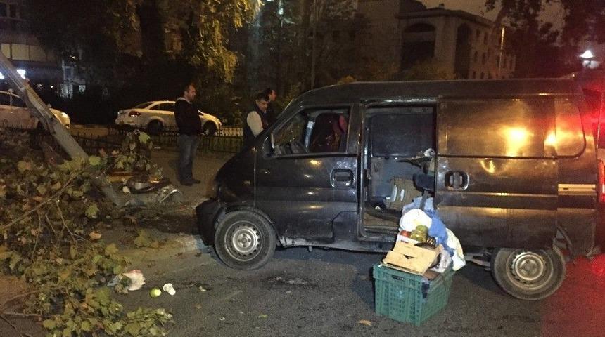 Vatan Caddesi&rsquo;nde Alkoll&uuml; S&uuml;r&uuml;c&uuml; Kaza Yaptı