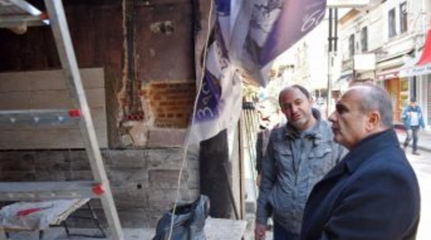 Başkan Arslan, Yangında Zarar G&ouml;ren İş Yerini Ziyaret Etti