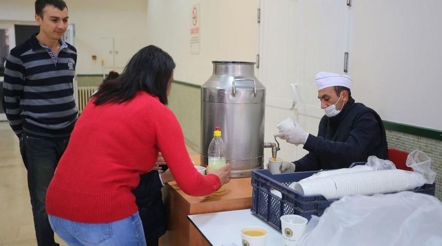 Yenimahalle&rsquo;den &Ouml;ğrencilere Sıcak İkram