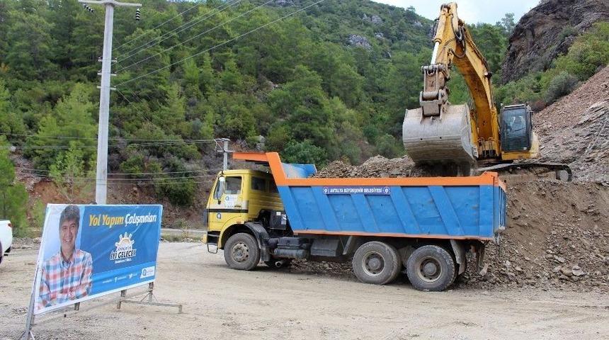 Gazipaşa&rsquo;nın Grup Yollarında &Ccedil;alışma