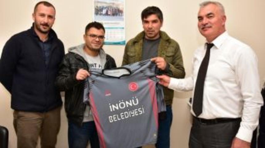 İn&ouml;n&uuml; Belediyesi Amat&ouml;r Kul&uuml;plere Destek Vermeye Devam Ediyor