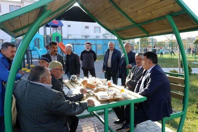 Vaski Genel Müdürü Tekataş, Sorunların Çözümü İçin Mahalle Ziyaretlerine Devam Ediyor