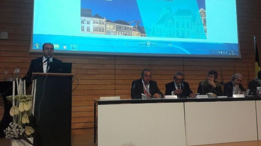 Nihat &Ccedil;ift&ccedil;i, Sığınmacı Konusunda D&uuml;nyaya Seslendi