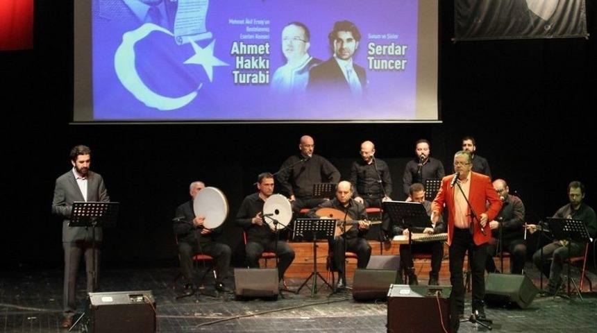 Karaosmanoğlu: &ldquo;milli Şairimizi Kendimize &Ouml;rnek Almalıyız&rdquo;