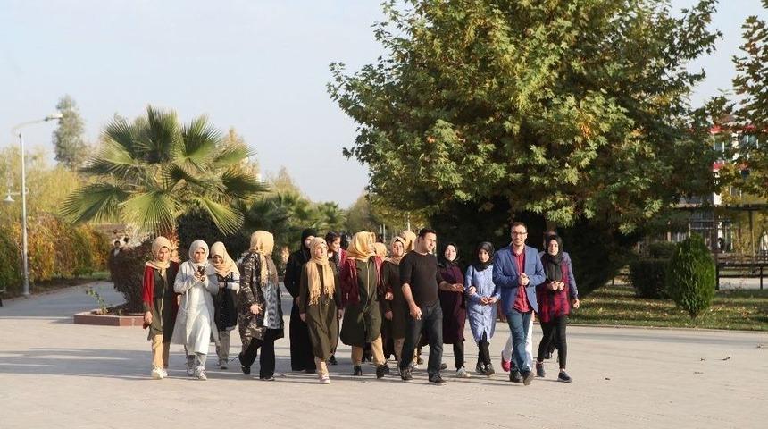 İmam Hatip &Ouml;ğrencileri &Uuml;niversiteyi Gezdi