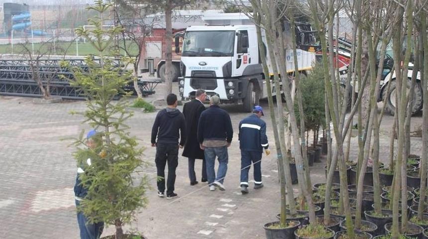 Hibe Edilen Fidanlar Beldeyi Daha Da G&uuml;zelleştirecek