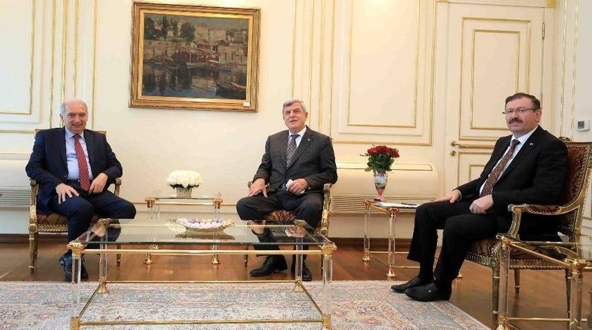 Başkan Karaosmanoğlu, Başkan Uysal’ı Ziyaret Etti