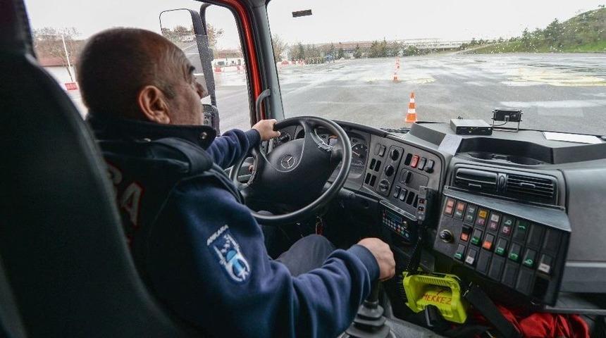 Ankara İtfaiyesi&rsquo;ne İleri S&uuml;r&uuml;ş Eğitimi