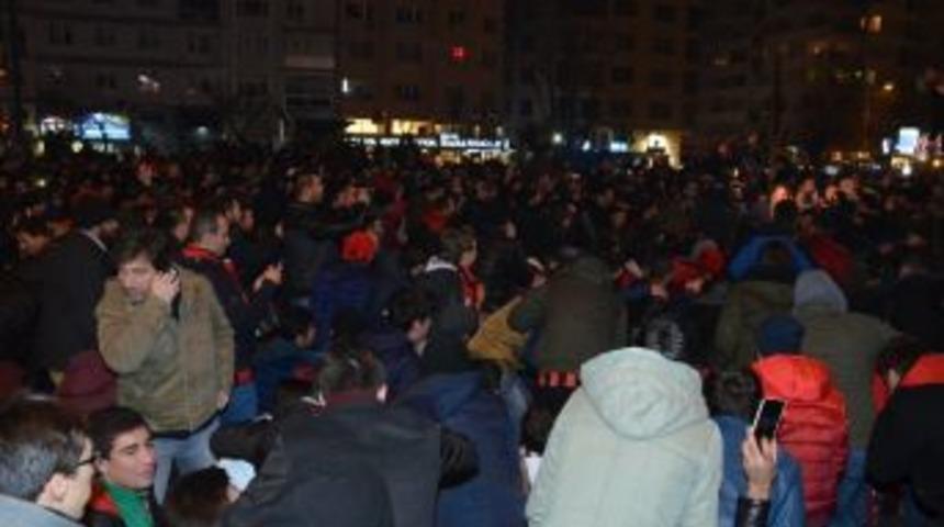 Eskişehirspor Taraftarından Balıkesirspor &Ccedil;ıkarması