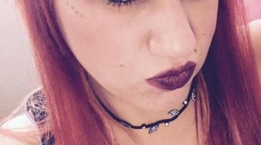 Bar Sahibi Kadın Evinin Sokağında Öldürüldü