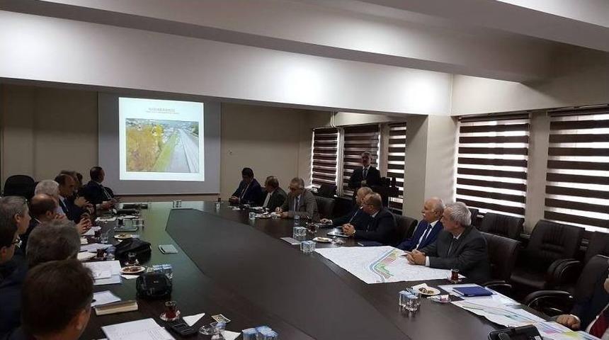 Kamu Hizmet Binalarının Alt Yapı &Ccedil;alışmalarını G&ouml;r&uuml;şt&uuml;ler